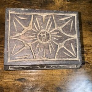 Tramp Art Box Hand Carved Folk‎ Art Antique Wood Primitive Vintage